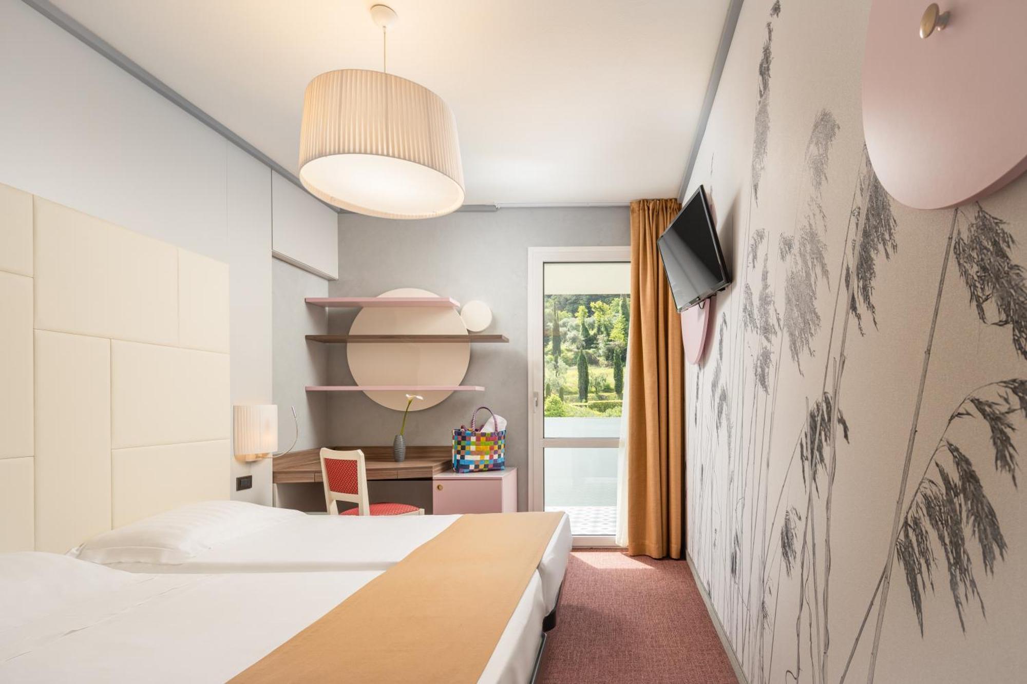 Hotel La Perla - Bike Hotel ガルダ エクステリア 写真