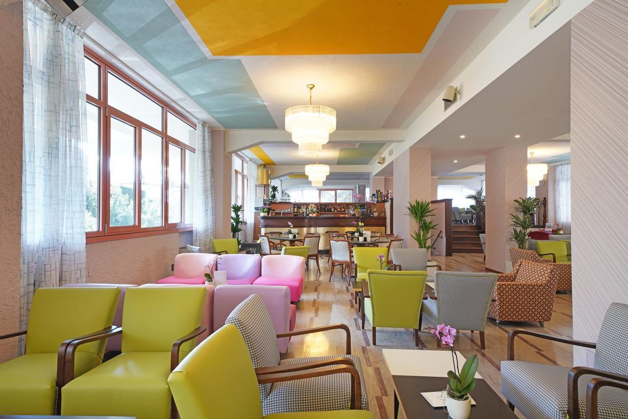 Hotel La Perla - Bike Hotel ガルダ エクステリア 写真