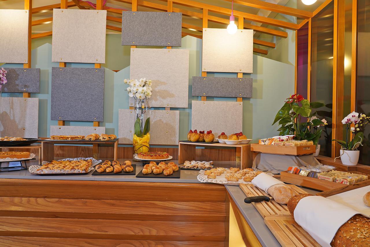 Hotel La Perla - Bike Hotel ガルダ エクステリア 写真