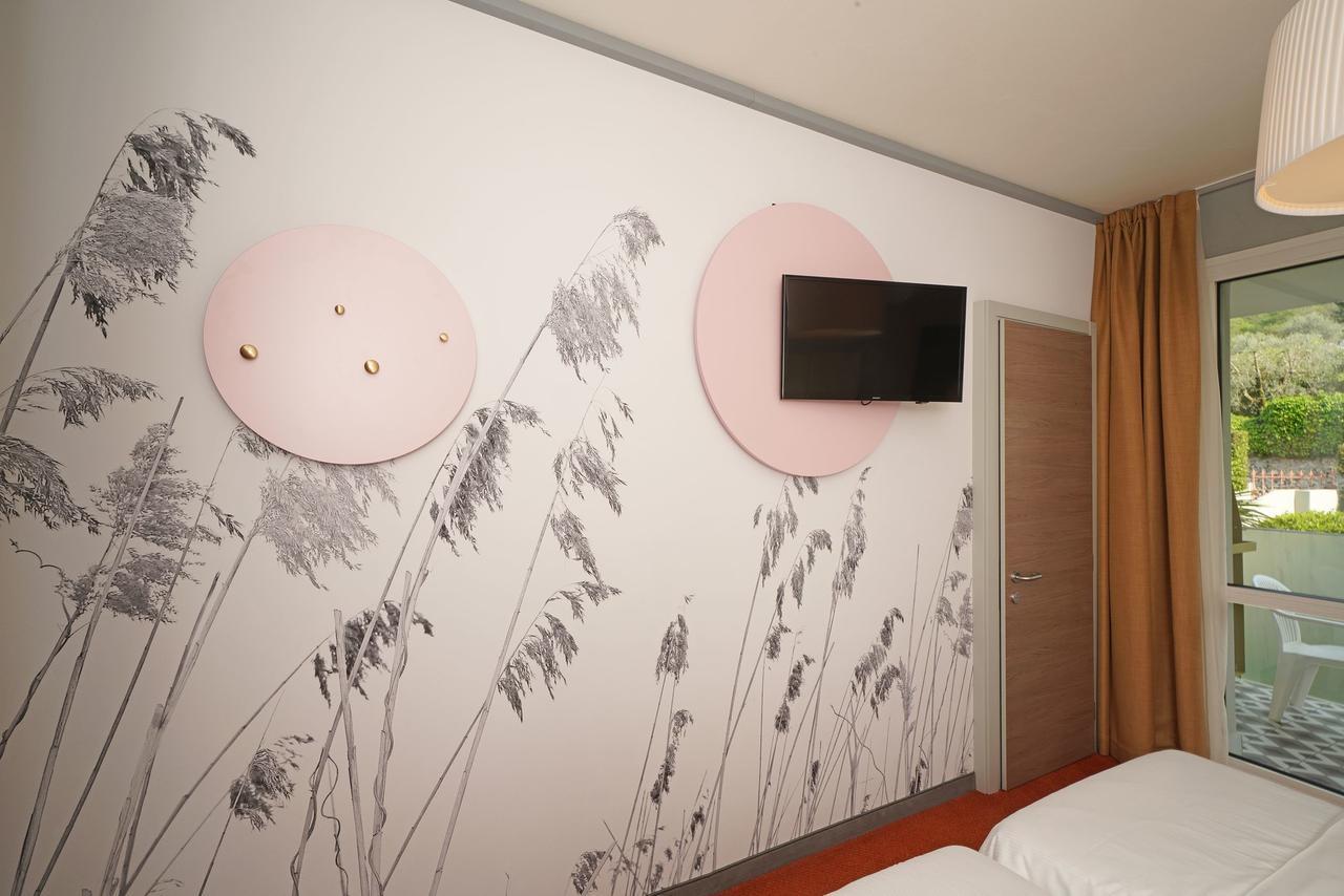 Hotel La Perla - Bike Hotel ガルダ エクステリア 写真