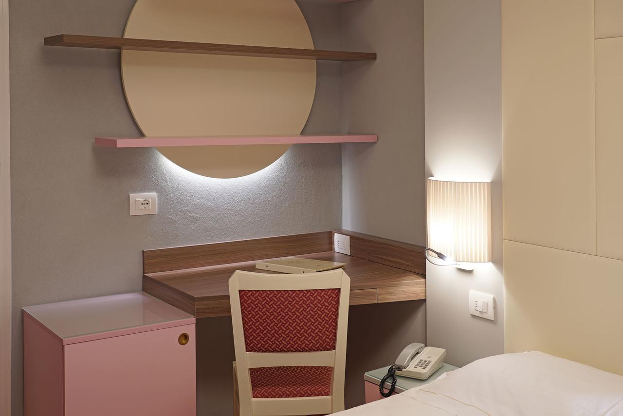 Hotel La Perla - Bike Hotel ガルダ エクステリア 写真